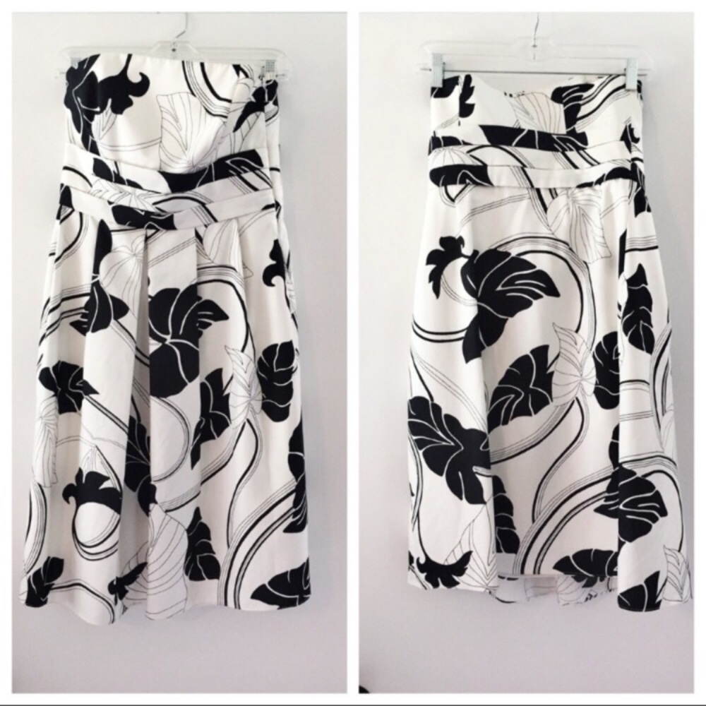 💋2/$25💋 Ann Taylor Strapless Black + White Dress